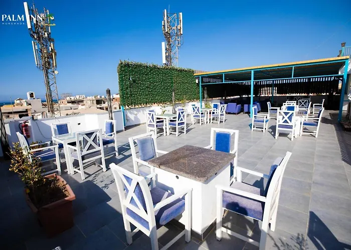 Palm Hotel *