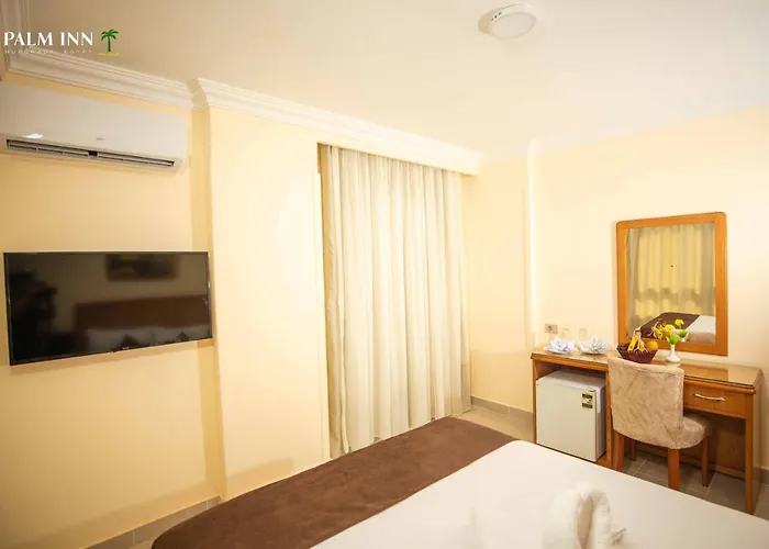 Palm Hotel *