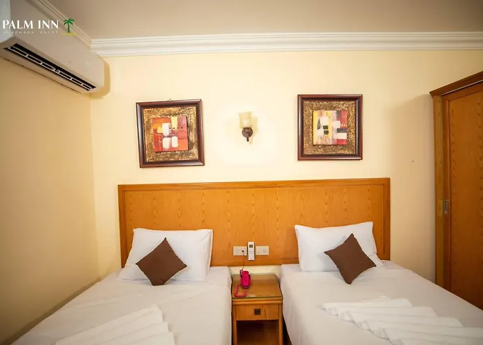 Palm Hotel *